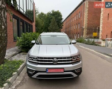 Серый Фольксваген Atlas, объемом двигателя 3.6 л и пробегом 176 тыс. км за 22500 $, фото 1 на Automoto.ua