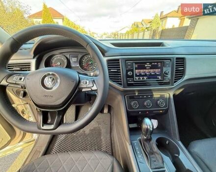 Серый Фольксваген Atlas, объемом двигателя 1.98 л и пробегом 132 тыс. км за 18100 $, фото 12 на Automoto.ua