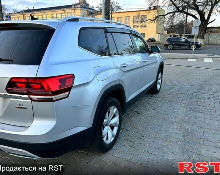 Сірий Фольксваген Atlas, об'ємом двигуна 3.6 л та пробігом 158 тис. км за 24500 $, фото 1 на Automoto.ua