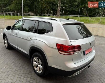 Серый Фольксваген Atlas, объемом двигателя 3.6 л и пробегом 176 тыс. км за 22500 $, фото 5 на Automoto.ua