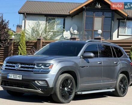 Серый Фольксваген Atlas, объемом двигателя 3.6 л и пробегом 73 тыс. км за 28700 $, фото 7 на Automoto.ua