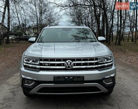 Серый Фольксваген Atlas, объемом двигателя 3.6 л и пробегом 145 тыс. км за 20500 $, фото 7 на Automoto.ua