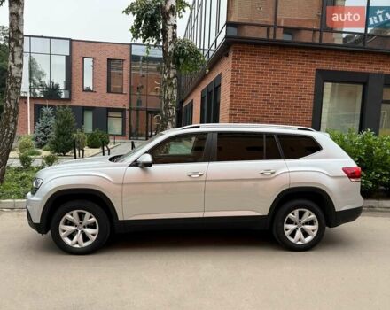 Серый Фольксваген Atlas, объемом двигателя 3.6 л и пробегом 176 тыс. км за 22500 $, фото 3 на Automoto.ua