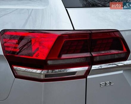 Серый Фольксваген Atlas, объемом двигателя 3.6 л и пробегом 145 тыс. км за 20500 $, фото 17 на Automoto.ua