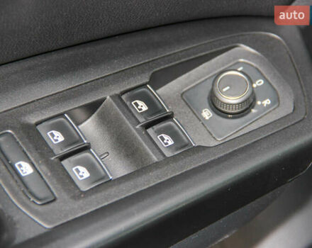 Серый Фольксваген Atlas, объемом двигателя 2 л и пробегом 128 тыс. км за 18500 $, фото 21 на Automoto.ua