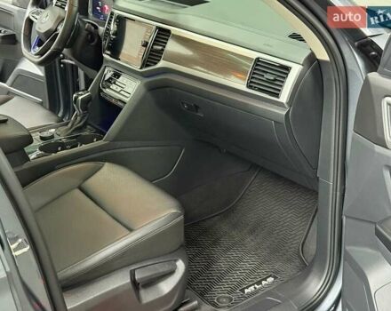 Серый Фольксваген Atlas, объемом двигателя 3.6 л и пробегом 59 тыс. км за 25700 $, фото 26 на Automoto.ua