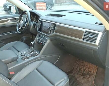 Серый Фольксваген Atlas, объемом двигателя 3.6 л и пробегом 47 тыс. км за 22500 $, фото 2 на Automoto.ua