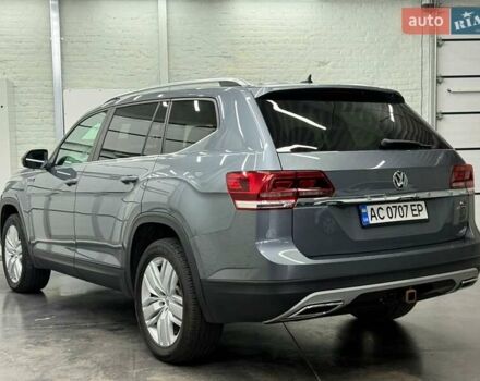 Серый Фольксваген Atlas, объемом двигателя 3.6 л и пробегом 59 тыс. км за 25700 $, фото 4 на Automoto.ua