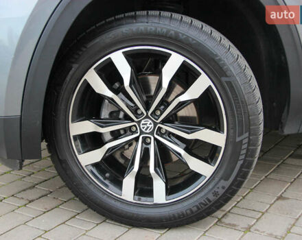 Серый Фольксваген Atlas, объемом двигателя 2 л и пробегом 128 тыс. км за 18500 $, фото 7 на Automoto.ua