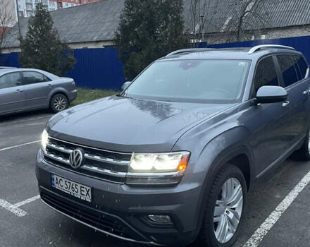 Серый Фольксваген Atlas, объемом двигателя 3.6 л и пробегом 52 тыс. км за 24500 $, фото 1 на Automoto.ua