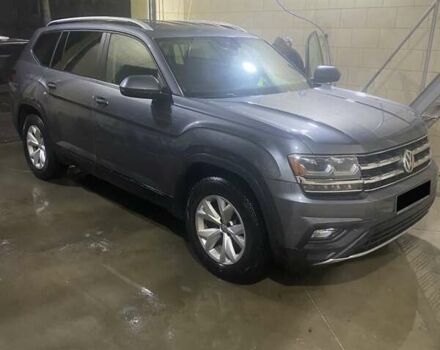 Серый Фольксваген Atlas, объемом двигателя 3.6 л и пробегом 98 тыс. км за 20500 $, фото 1 на Automoto.ua