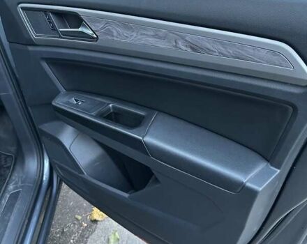 Серый Фольксваген Atlas, объемом двигателя 1.98 л и пробегом 95 тыс. км за 25300 $, фото 18 на Automoto.ua