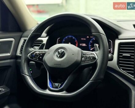 Серый Фольксваген Atlas, объемом двигателя 3.6 л и пробегом 59 тыс. км за 25700 $, фото 20 на Automoto.ua