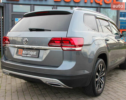 Серый Фольксваген Atlas, объемом двигателя 2 л и пробегом 128 тыс. км за 18500 $, фото 9 на Automoto.ua