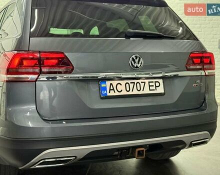 Серый Фольксваген Atlas, объемом двигателя 3.6 л и пробегом 59 тыс. км за 25700 $, фото 5 на Automoto.ua