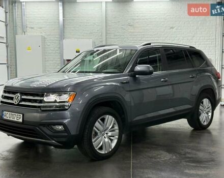 Серый Фольксваген Atlas, объемом двигателя 3.6 л и пробегом 59 тыс. км за 25700 $, фото 3 на Automoto.ua
