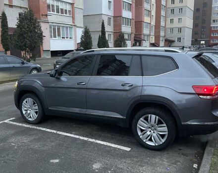 Серый Фольксваген Atlas, объемом двигателя 3.6 л и пробегом 52 тыс. км за 24500 $, фото 2 на Automoto.ua