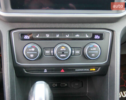 Серый Фольксваген Atlas, объемом двигателя 2 л и пробегом 128 тыс. км за 18500 $, фото 27 на Automoto.ua