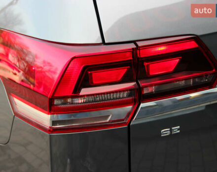 Серый Фольксваген Atlas, объемом двигателя 2 л и пробегом 128 тыс. км за 18500 $, фото 44 на Automoto.ua