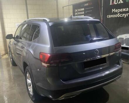 Серый Фольксваген Atlas, объемом двигателя 3.6 л и пробегом 98 тыс. км за 20500 $, фото 4 на Automoto.ua
