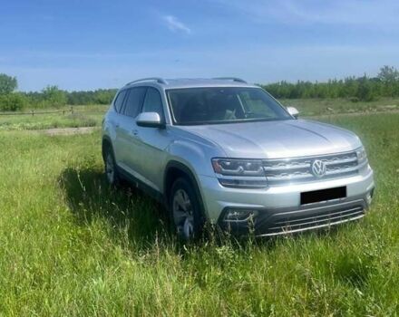 Серый Фольксваген Atlas, объемом двигателя 3.6 л и пробегом 108 тыс. км за 20500 $, фото 2 на Automoto.ua