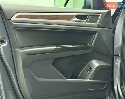 Серый Фольксваген Atlas, объемом двигателя 3.6 л и пробегом 59 тыс. км за 25700 $, фото 29 на Automoto.ua