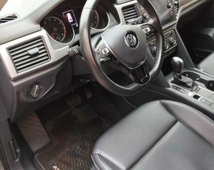 Серый Фольксваген Atlas, объемом двигателя 2 л и пробегом 87 тыс. км за 21400 $, фото 1 на Automoto.ua