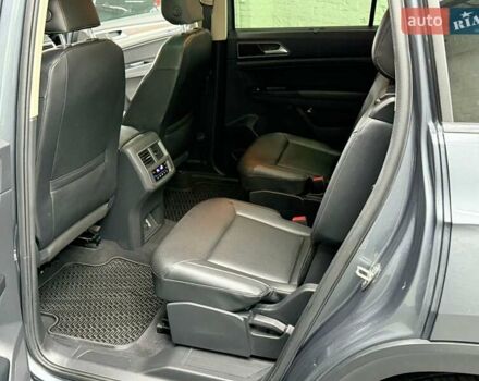 Серый Фольксваген Atlas, объемом двигателя 3.6 л и пробегом 59 тыс. км за 25700 $, фото 31 на Automoto.ua