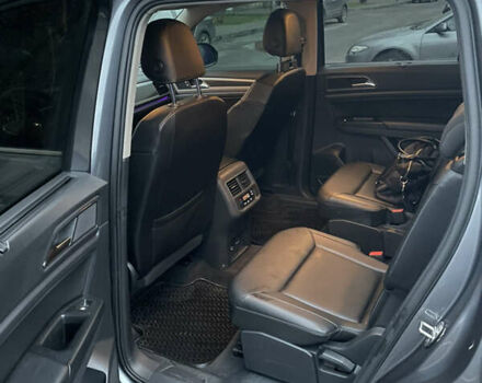 Серый Фольксваген Atlas, объемом двигателя 3.6 л и пробегом 52 тыс. км за 24500 $, фото 4 на Automoto.ua