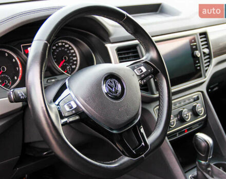 Серый Фольксваген Atlas, объемом двигателя 2 л и пробегом 128 тыс. км за 18500 $, фото 22 на Automoto.ua