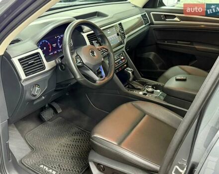 Серый Фольксваген Atlas, объемом двигателя 3.6 л и пробегом 59 тыс. км за 25700 $, фото 15 на Automoto.ua
