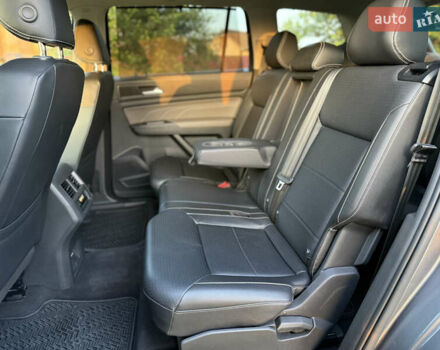 Сірий Фольксваген Atlas, об'ємом двигуна 3.6 л та пробігом 101 тис. км за 25900 $, фото 35 на Automoto.ua