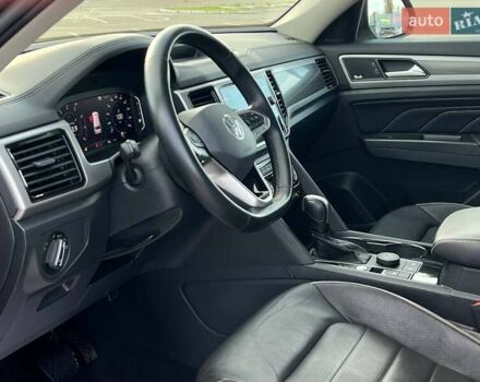 Сірий Фольксваген Atlas, об'ємом двигуна 3.6 л та пробігом 142 тис. км за 32999 $, фото 10 на Automoto.ua