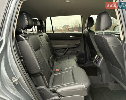 Сірий Фольксваген Atlas, об'ємом двигуна 3.6 л та пробігом 104 тис. км за 23300 $, фото 15 на Automoto.ua