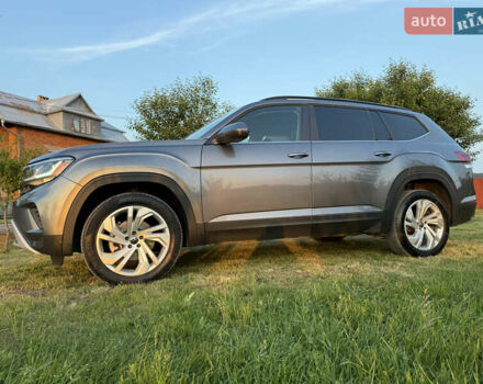 Сірий Фольксваген Atlas, об'ємом двигуна 3.6 л та пробігом 101 тис. км за 25900 $, фото 11 на Automoto.ua