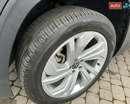 Сірий Фольксваген Atlas, об'ємом двигуна 3.6 л та пробігом 104 тис. км за 23300 $, фото 44 на Automoto.ua