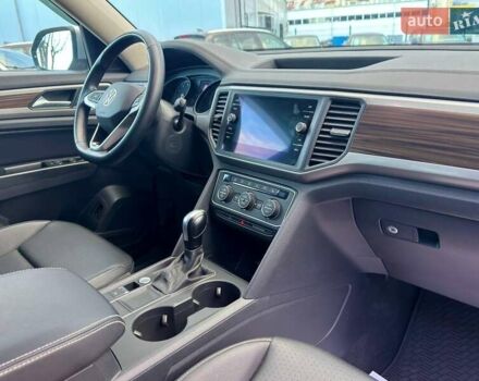 Сірий Фольксваген Atlas, об'ємом двигуна 1.98 л та пробігом 6 тис. км за 26700 $, фото 12 на Automoto.ua