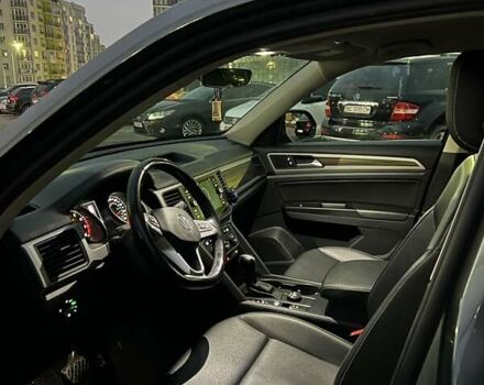 Сірий Фольксваген Atlas, об'ємом двигуна 2 л та пробігом 101 тис. км за 32000 $, фото 5 на Automoto.ua