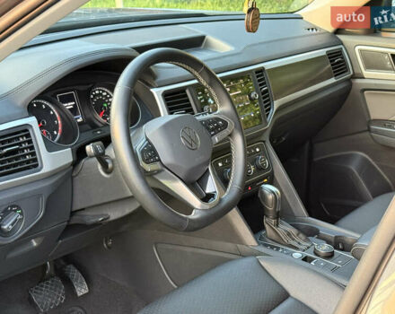 Сірий Фольксваген Atlas, об'ємом двигуна 3.6 л та пробігом 101 тис. км за 25900 $, фото 27 на Automoto.ua