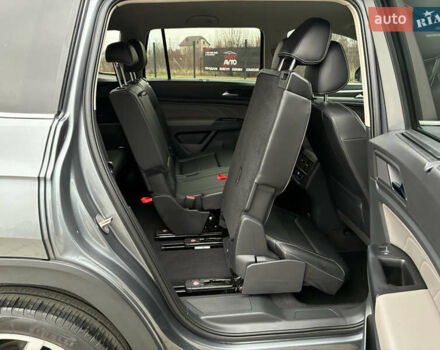 Сірий Фольксваген Atlas, об'ємом двигуна 3.6 л та пробігом 104 тис. км за 23300 $, фото 16 на Automoto.ua