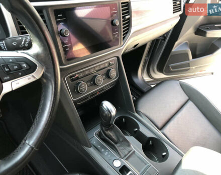 Сірий Фольксваген Atlas, об'ємом двигуна 3.6 л та пробігом 98 тис. км за 32500 $, фото 16 на Automoto.ua