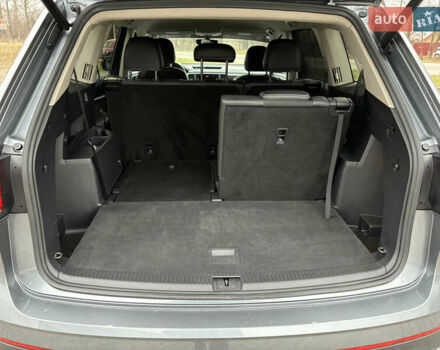 Сірий Фольксваген Atlas, об'ємом двигуна 3.6 л та пробігом 104 тис. км за 23300 $, фото 23 на Automoto.ua