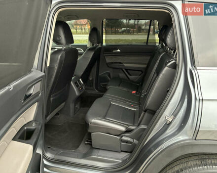 Сірий Фольксваген Atlas, об'ємом двигуна 3.6 л та пробігом 104 тис. км за 23300 $, фото 28 на Automoto.ua