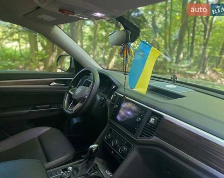 Сірий Фольксваген Atlas, об'ємом двигуна 1.98 л та пробігом 80 тис. км за 27500 $, фото 22 на Automoto.ua