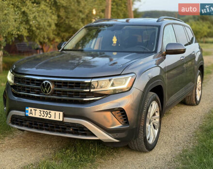 Сірий Фольксваген Atlas, об'ємом двигуна 3.6 л та пробігом 101 тис. км за 25900 $, фото 3 на Automoto.ua