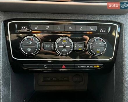 Сірий Фольксваген Atlas, об'ємом двигуна 3.6 л та пробігом 142 тис. км за 32999 $, фото 15 на Automoto.ua