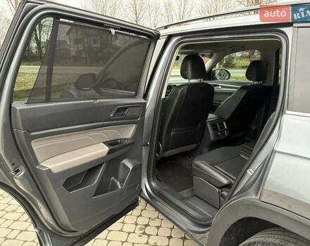 Сірий Фольксваген Atlas, об'ємом двигуна 3.6 л та пробігом 104 тис. км за 23300 $, фото 27 на Automoto.ua