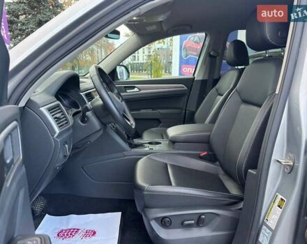 Сірий Фольксваген Atlas, об'ємом двигуна 1.98 л та пробігом 6 тис. км за 26700 $, фото 7 на Automoto.ua