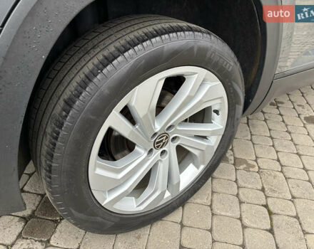 Сірий Фольксваген Atlas, об'ємом двигуна 3.6 л та пробігом 104 тис. км за 23300 $, фото 46 на Automoto.ua