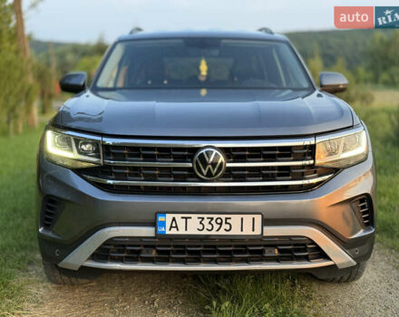 Сірий Фольксваген Atlas, об'ємом двигуна 3.6 л та пробігом 101 тис. км за 25900 $, фото 2 на Automoto.ua